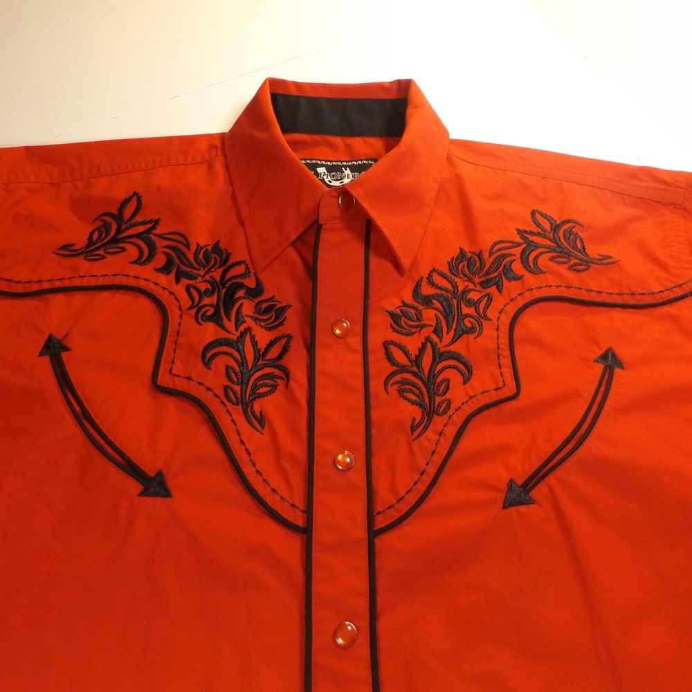 El Pionero Men's Western Red Shirt with Black Embriodery, Size L